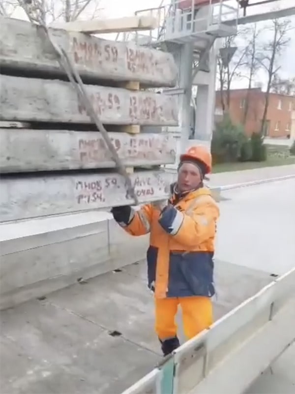 Монтаж плит перекрытия ПБ многопустотных безопалубочных на объекте в Рязани — видео работ